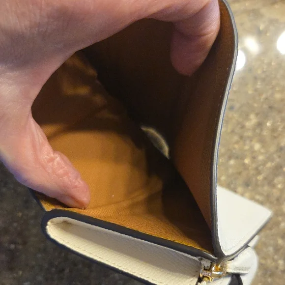 COACH Ivory Pebbled Wallet NEW WITHOUT TAGS - Picture 5 of 7